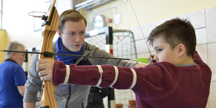 Unterweisung in der Turnhalle